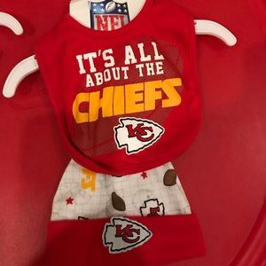 Chiefs infant hat and bib